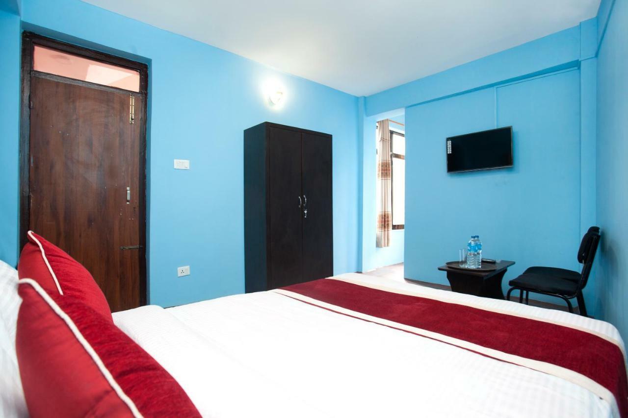 Hotel Crossroads كاتماندو المظهر الخارجي الصورة